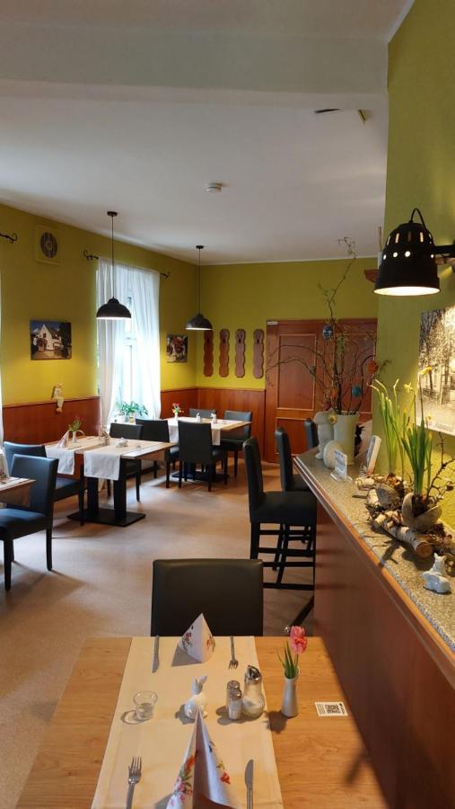 Hotel & Restaurant Lindengarten 吕本 外观 照片