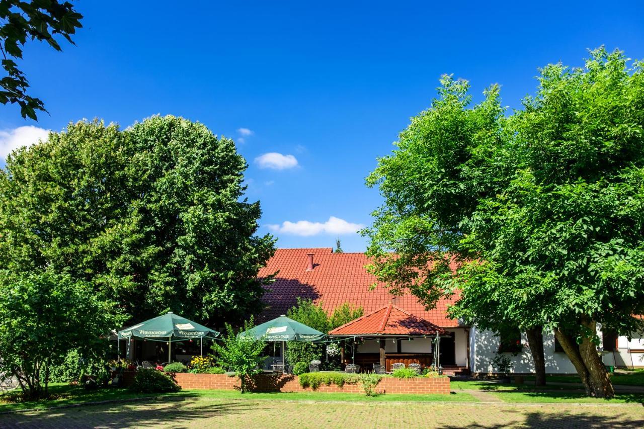 Hotel & Restaurant Lindengarten 吕本 外观 照片