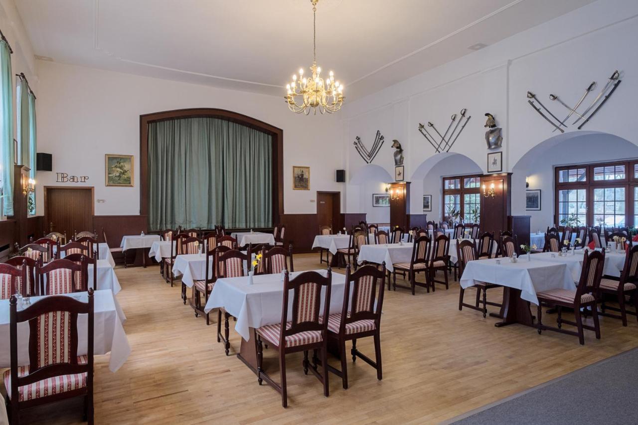 Hotel & Restaurant Lindengarten 吕本 外观 照片
