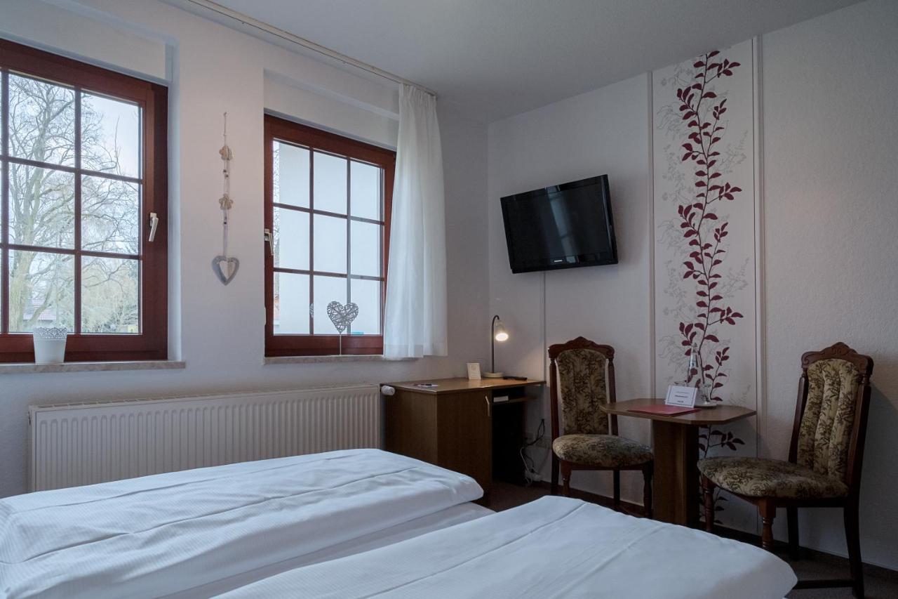 Hotel & Restaurant Lindengarten 吕本 外观 照片